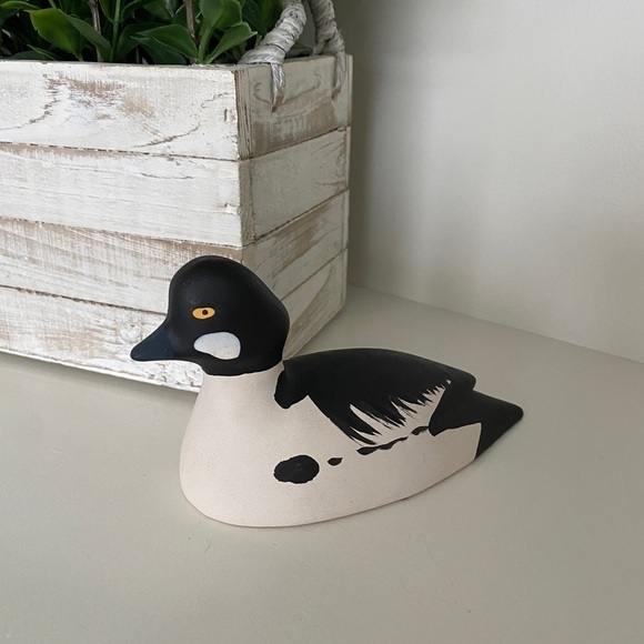 Duck Decoy Black and White Small Hand Painted and Signed Ceramic Figurine - Picture 1 of 10